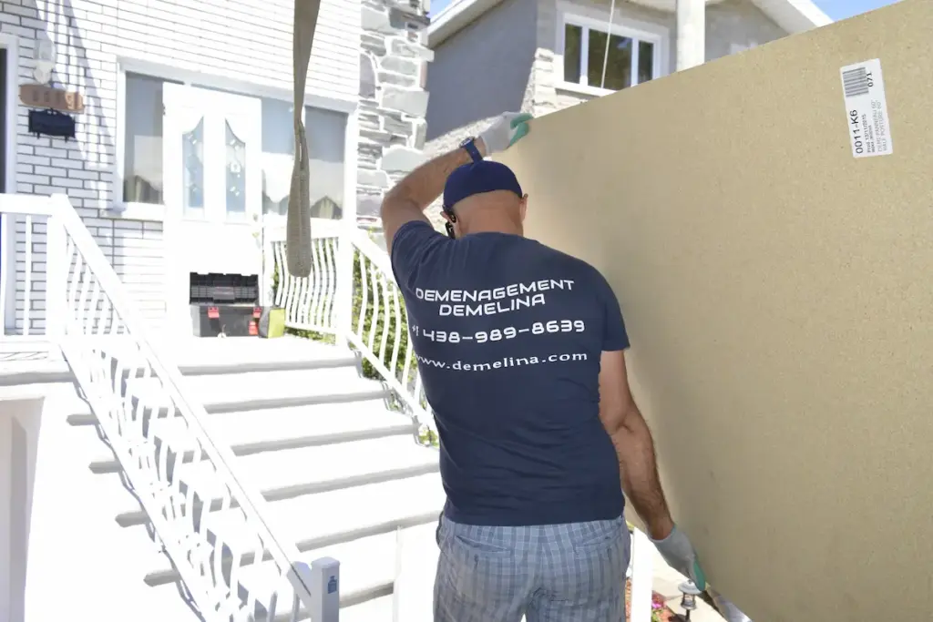 Montreal apartment moving with narrow staircase