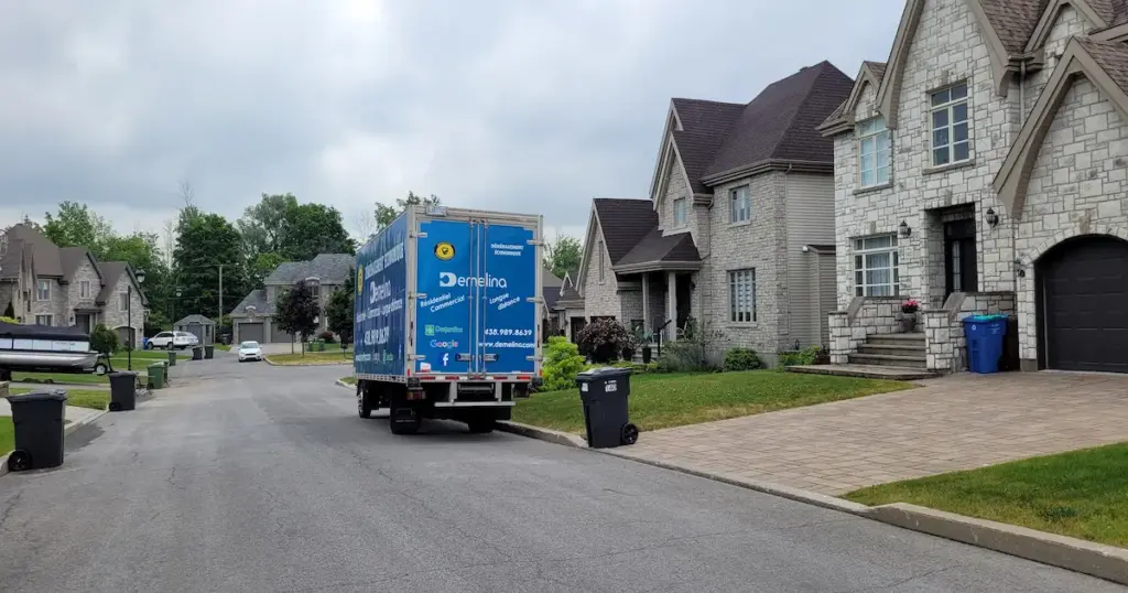 Residential moving Montreal professional movers carrying furniture safely