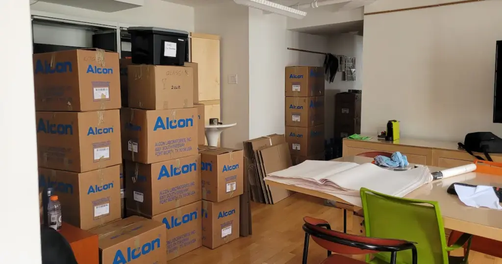 Déménagement commercial de bureaux sur la Rive-Sud avec transport d’équipements