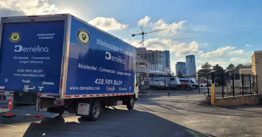 transport meubles Montréal camion livraison