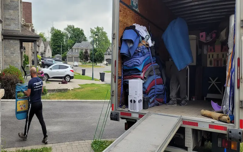 Chargement sécuritaire d'un camion de déménagement