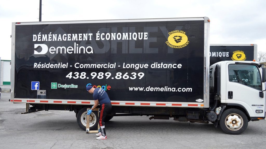 Camion de déménagement et déménageur La Prairie