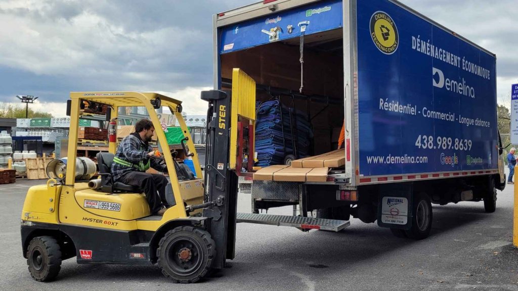 Montreal moving trucks