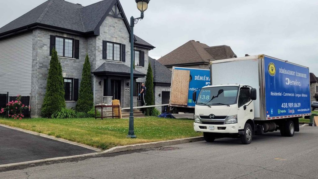 Long-distance moving in Napierville