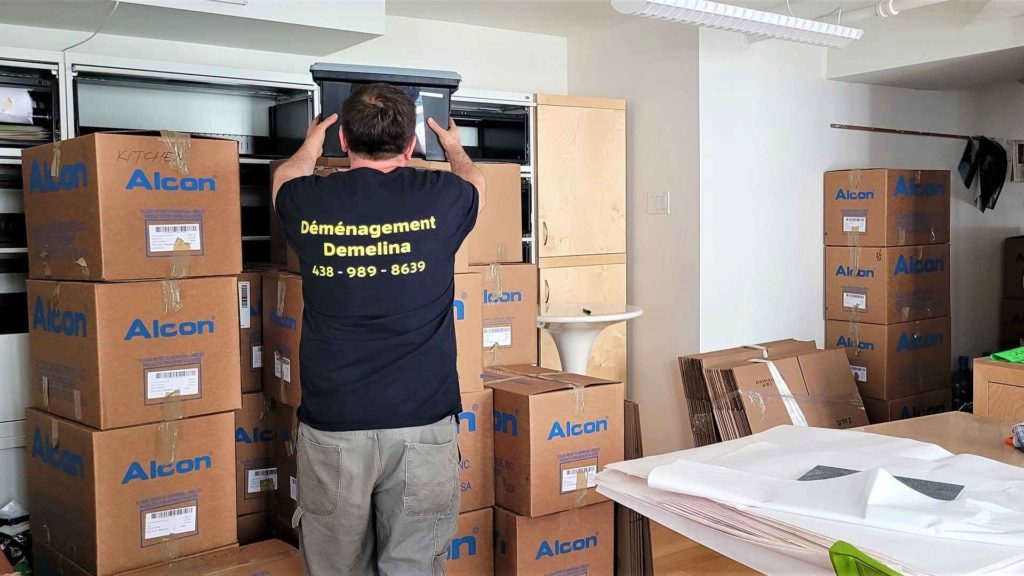 Commercial moving services in Montreal-East