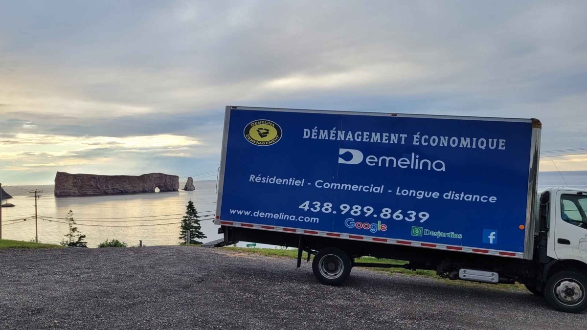 Montreal moving trucks with driver at the best price