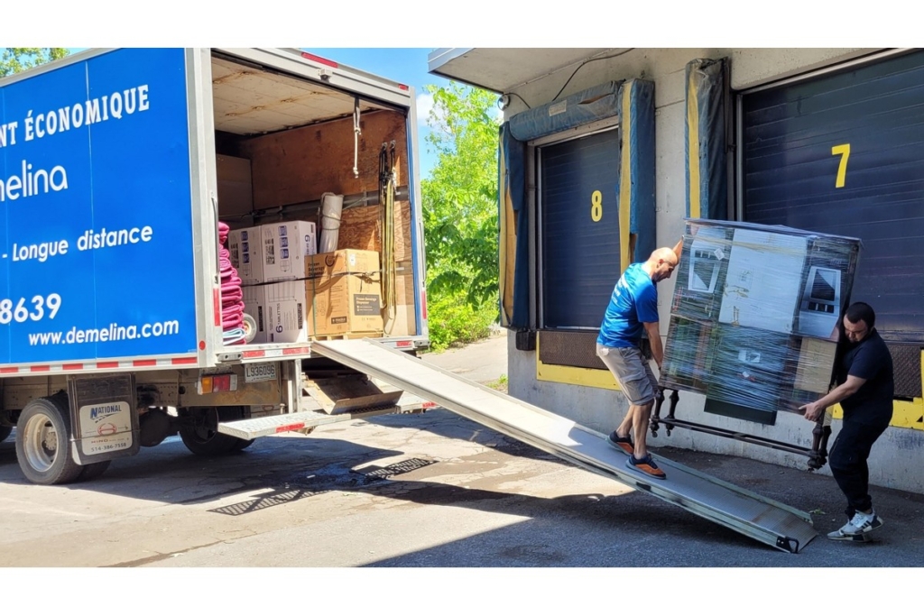 demenageurs-montreal-chargement-camion