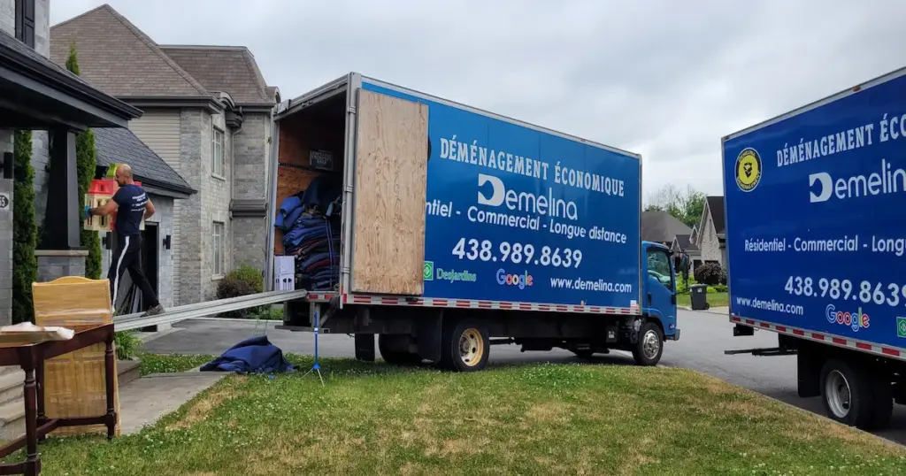 Team of Professional Movers in Montreal with Fully Equipped Truck